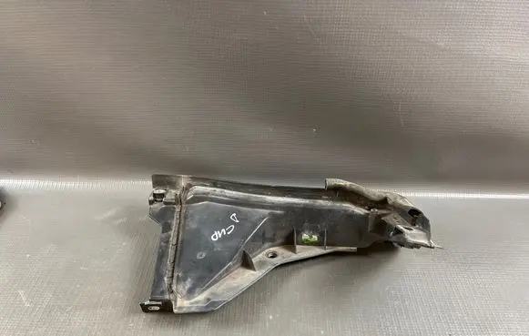 Renault Captur Wiper trim 668624075R