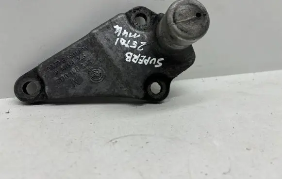 Skoda Superb B5 (3U) Engine mounting bracket 8D0199343