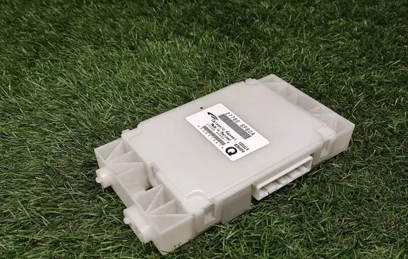 Nissan Pathfinder R52 Other control units/modules 277609PB0A