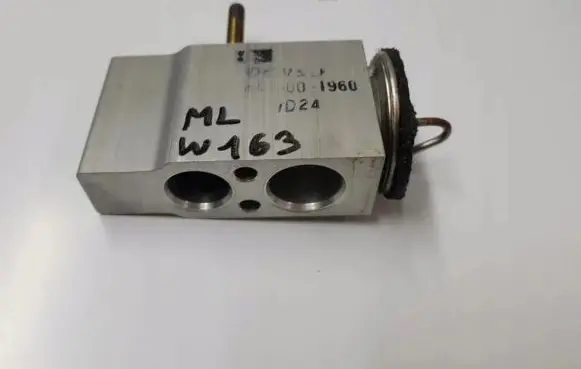 Mercedes-Benz ML W163 Air conditioning (A/C) expansion valve 