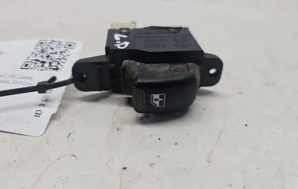Hyundai Santa Fe Electric window control switch 9358026100