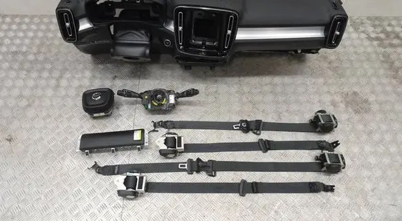 Volvo XC40 Dashboard XC40LIFTDESKAROZ