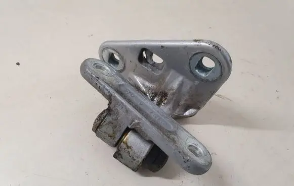 Mercedes-Benz E W211 Front door upper hinge