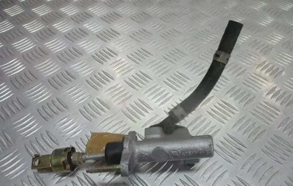Toyota Yaris Clutch slave cylinder 