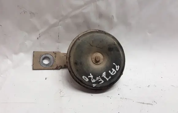 Mitsubishi Pajero Horn signal E9004041