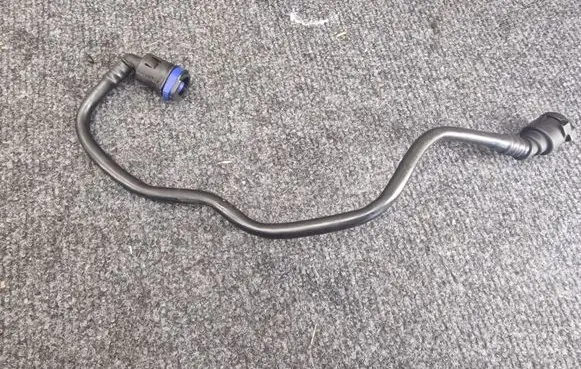 BMW 6 F12 F13 Engine coolant pipe/hose 7592650