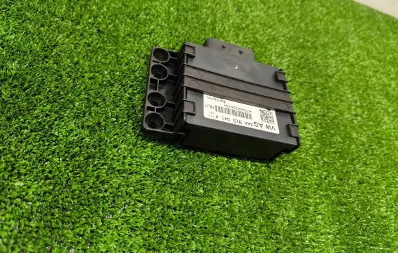 Volkswagen Golf VI Voltage converter/converter module 3AA919041A