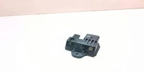 BMW 5 F10 F11 Glow plug pre-heat relay 8519472 0522140104