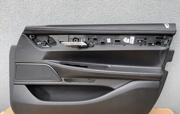 BMW 7 G11 G12 Front door card panel trim