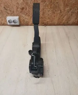 Mercedes-Benz A W169 Accelerator throttle pedal 91736020