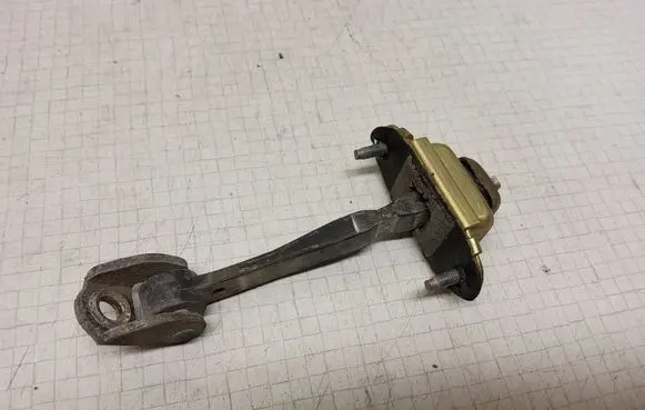 Ford Mondeo Mk III Front door check strap stopper 230802