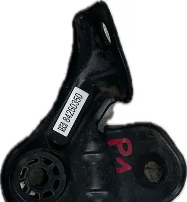 Radiator mount bracket