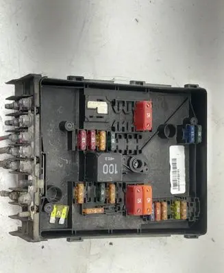 Volkswagen Golf V Fuse module 1K0937125A