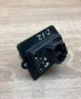 Mazda 626 Heater blower motor/fan resistor HB151GA5RA 2L22