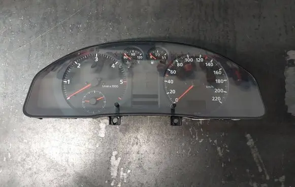 Audi A4 S4 B5 8D Speedometer (instrument cluster) 8D0919034