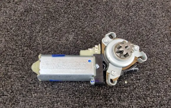Tesla Model S Seat adjustment motor 6004RA3203