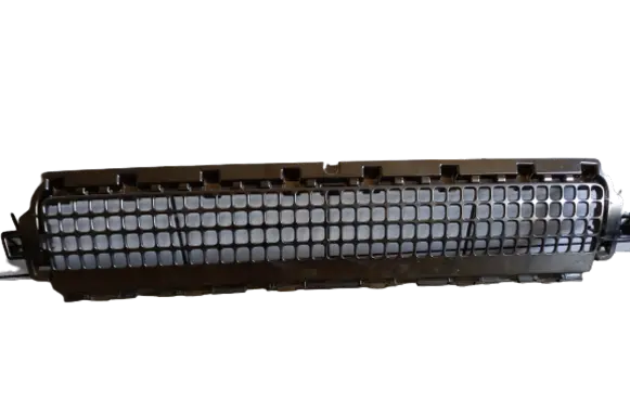 Land Rover Defender Front bumper lower grill L8B217H750BA