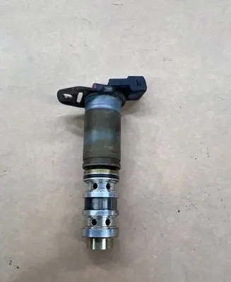BMW 3 E90 E91 Camshaft vanos timing valve 7561264