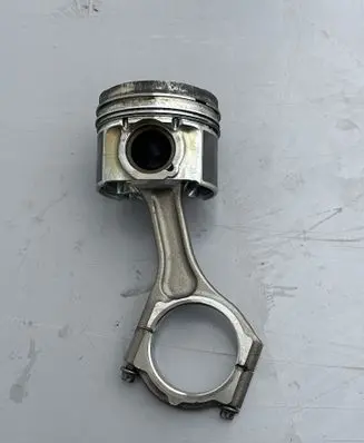 Subaru XV I Piston with connecting rod