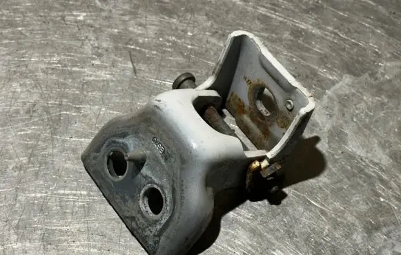 Peugeot 508 Front door lower hinge 9035CR