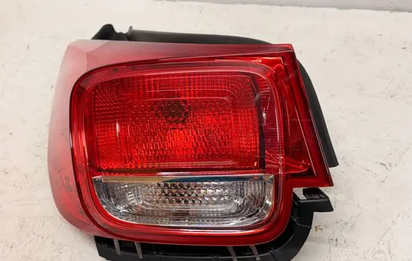 Chevrolet Malibu Rear/tail lights 90010662E