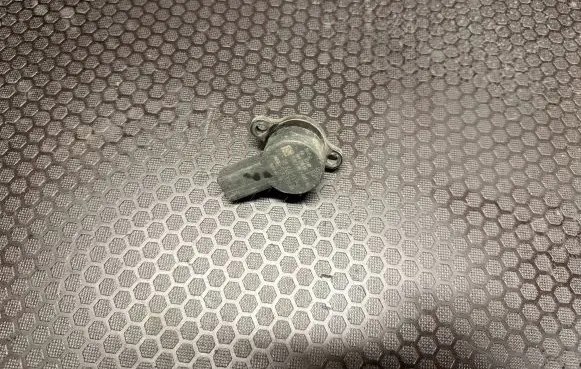 Mercedes-Benz Sprinter W901 W902 W903 W904 Fuel pressure regulator A6110780549 0281002698 48113