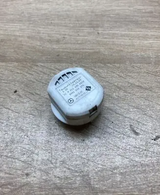 Mercedes-Benz E W211 Interior temperature sensor A2118300572