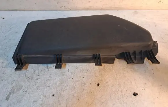 BMW 5 E60 E61 Air filter box cover 6913503