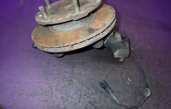 Ford Transit - Tourneo Connect Front wheel hub spindle knuckle