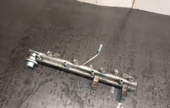 BMW 3 E46 Fuel main line pipe 1743378 0280160503
