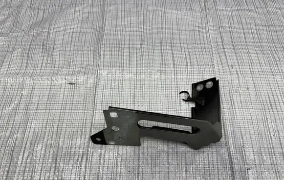 Maserati Grecale Fender mounting bracket