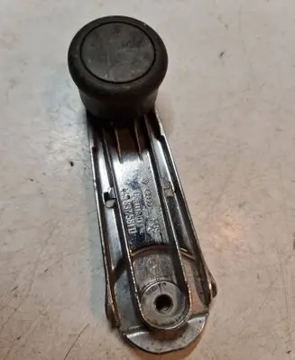 Audi A6 S6 C4 4A Front door window winding handle 443837581D
