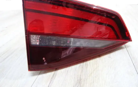 Volkswagen Jetta VI Rear/tail lights LAMPALEWATYTYLNAVWJETTALIFTLED5C6945093
