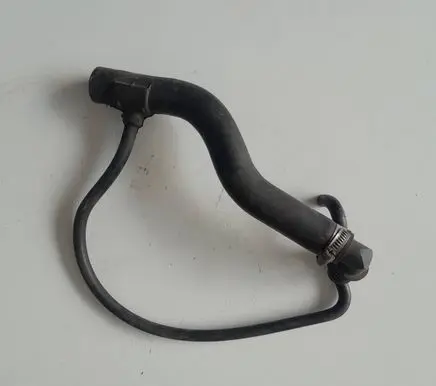 Opel Omega B1 Breather hose/pipe 90411876
