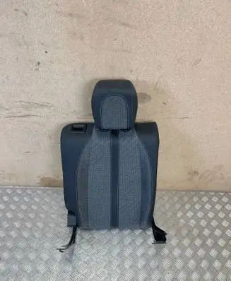 Peugeot 2008 II Rear seat 