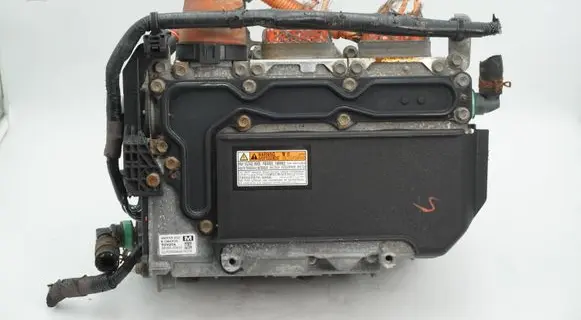 Toyota Prius+ (ZVW40) Voltage converter inverter G920028030