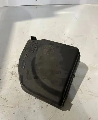 Citroen C4 I Fuse box cover 9653315180 8325
