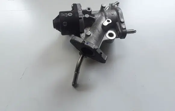 Toyota Prius (XW50) EGR valve 25620
