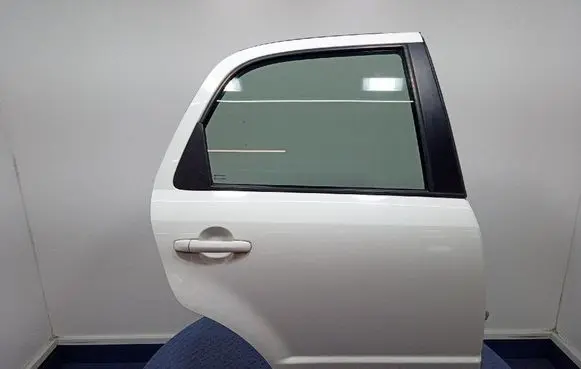 Suzuki SX4 Rear door