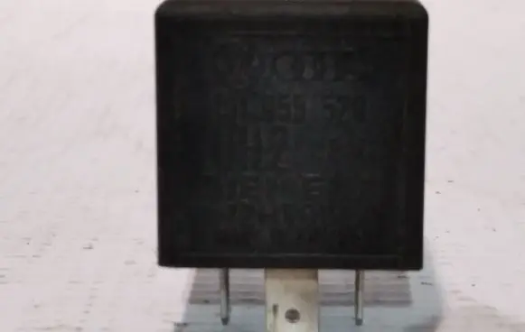 Volkswagen Golf II Other relay 191955529