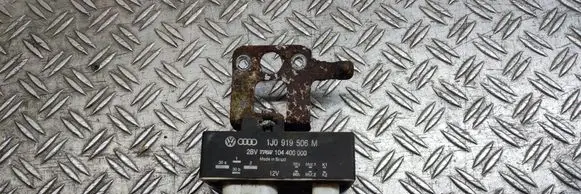 Volkswagen Polo IV 9N3 Coolant fan relay 1J0919506M 104400000