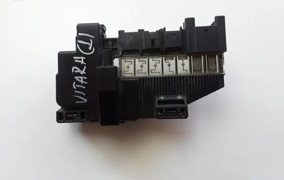 Suzuki Grand Vitara II Battery relay fuse 13234428668