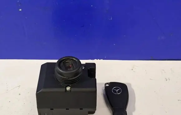 Mercedes-Benz S W220 Ignition lock 2205450808
