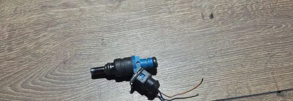 Audi A4 S4 B5 8D Fuel injector 05813355if