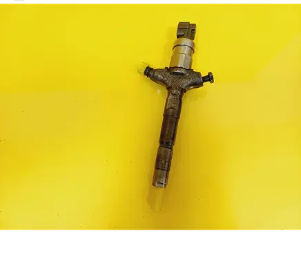 Fuel injector