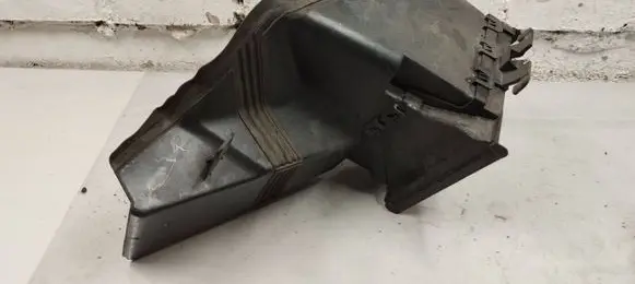 Opel Grandland X Intercooler air guide/duct channel Yp00043180