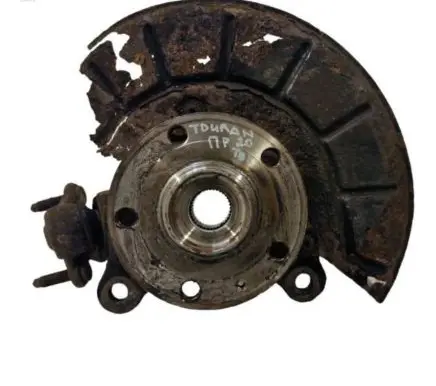 Volkswagen Touran I Front wheel hub spindle knuckle 1K0407256AA