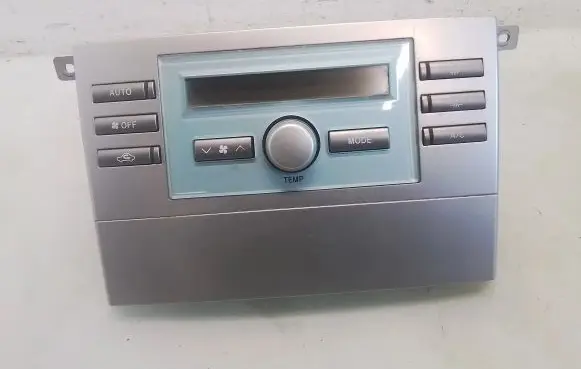 Toyota Corolla Verso E121 Climate control unit 559000F030