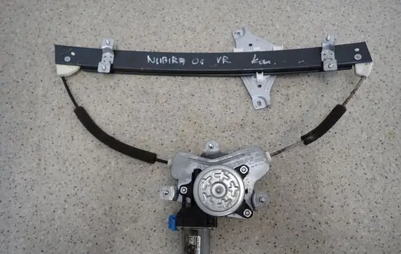 Chevrolet Lacetti Front door window regulator with motor