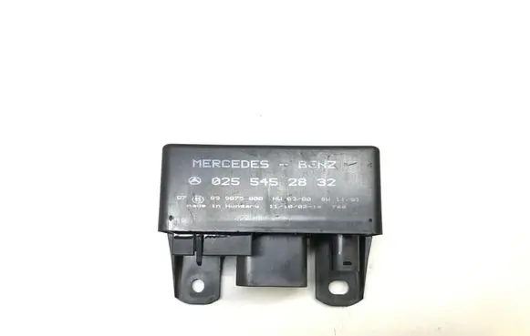 Mercedes-Benz A W168 Glow plug pre-heat relay 899975000 0255452832 K4845